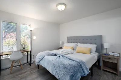 Serene in Walnut Creek | 30 Min to SF and Napa Các khách sạn gần Walnut Creek Library - Contra Costa County Library