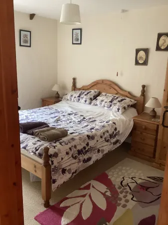 Cosy, comfortable, quiet location, close to Pembs coast path,