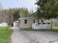 Makwa North in St Ignace – God’s Country by Mackinac Island Hotels near Voyageur Trading Post