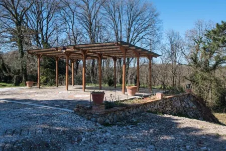 Detached cottage in a park-like garden overlooking the pool Отели в г. Фаулья