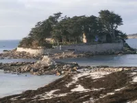 West cape; 100m beach; Batz island view;jacuzzi;wifi. Hotels in Santec