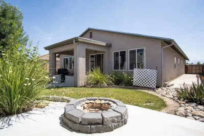 Tranquil and Spacious Family Haven by Sequoia & Kings Canyon National Park! Hôtels à proximité de : Villas At Lovers Lane