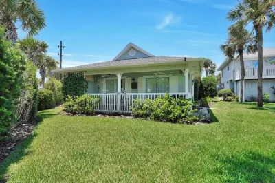 Your Beach Home Away from Home! Hotels near St. Johns County Ocean Pier & Courts Park