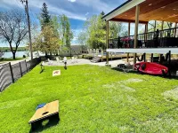 Luxury Lake Geneva House, Heated Pool, 2 Hot Tubs, Sauna, Fire Pit, Photo Zone Hotels in Como