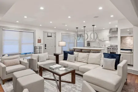 BRIGHT, Renovated, In the Heart of Aspen Walkable