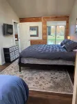 River/Ski Home on Deschutes River, 2 Bedroom-Sleeps 5, 26 Miles to Mt. Bachelor. - 4-Star