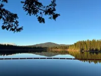 Lassen/McCumber Lake Luxury Cabin with Hot Tub