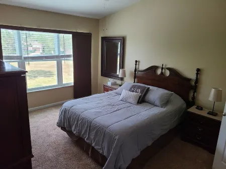 Cozy Townhouse 5 mins from Restaurants & Outlets, 20 mins from Downtown Tampa