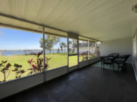Newly Remodeled Lakefront Vacation Home on the Chain of Lakes in Winter Haven