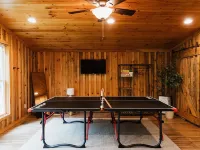 "The Lantern" Woodsy Cabin Experience w/ HotTub Hotels in Wolfe County