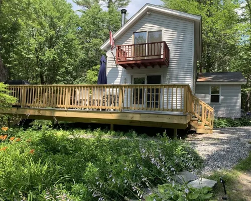 Leave it All Behind! 4-Season Sebago Lake Area, Kayak, Canoe & Fish, Pets Free! Hotels in Casco