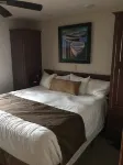 Stylish 2 bdrm 2 ba recently remodeled with many amenities for you to enjoy!