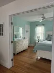 2 bedroom apartment on the first floor near Navy Base and downtown Newport.