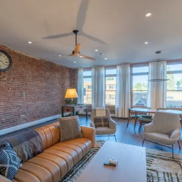 Historic Main Street Loft- 2nd Floor