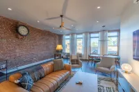 Historic Main Street Loft- 2nd Floor
