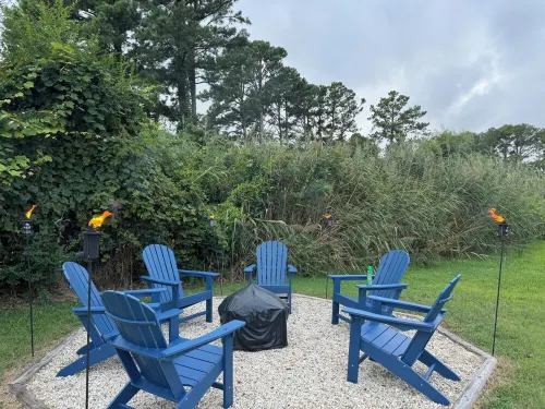 The Brass Crab - Check in/out any day!