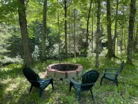 Beautiful log cabin on the Pendleton Creek! Hotels in Stambaugh Township