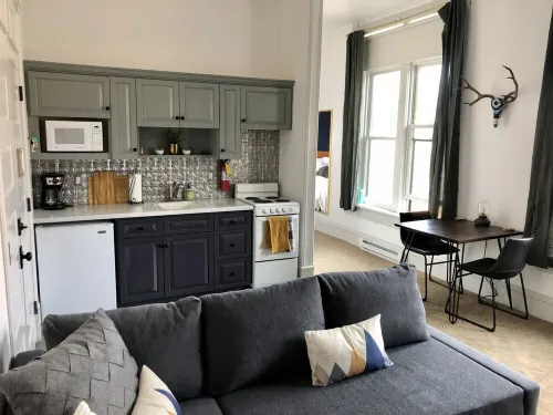 Tenderfoot Loft - Downtown - Inside Historic Palace Hotel