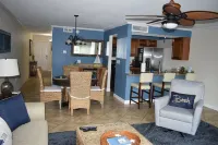Beautiful waterfront condo on intercoastal in Treasure Island