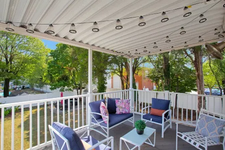 Historic Annapolis Charmer <1Mile to NMC Stadium Отели рядом с достопримечательностью «The Kunta Kinte - Alex Haley Memorial»