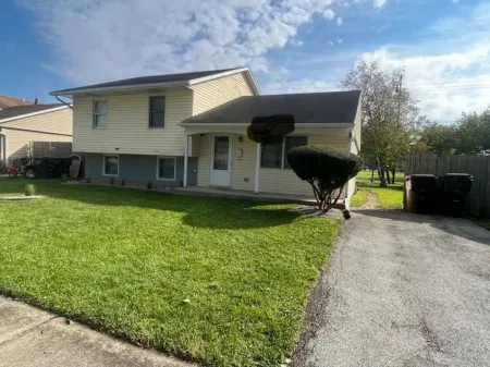 Beautiful Suburban Home 30 minutes from downtown Chicago!