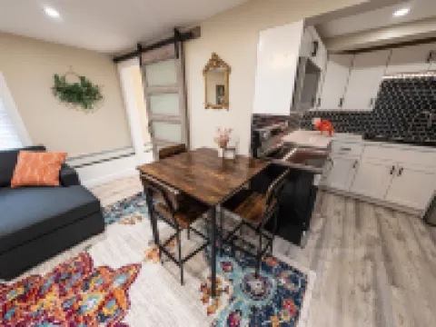 Extra large 1 Bedroom apartment! Hoteles en Salem