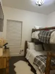 The Comfy Bear Cottage! Beautiful 2 bed/1bath home minutes from skiing and lake.