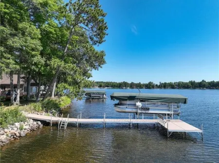 Charming 2-bedroom Hayward Cabin on Lac Courte Oreilles