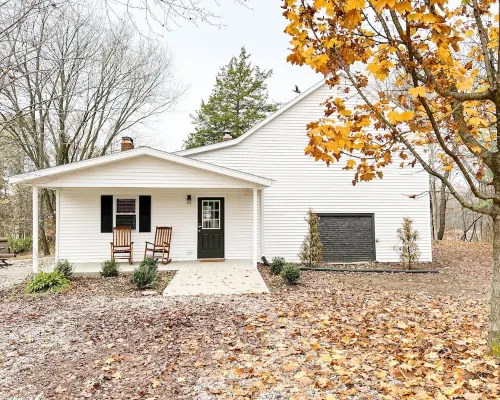 Historic home by Dogwood Lake/Glendale Hotels in Daviess County