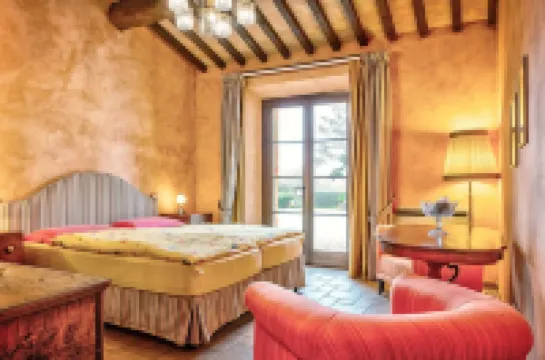 Idyllic guest house in Tuscan country house style with swimming pool