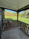 Pet Friendly Cozy Cabin Close to Slopes