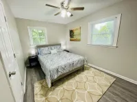 Romantic Peaceful Home with Firepit Hotels near سيكس فلاغز أوفر جورجيا