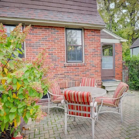 Historic 3 Br Home Near Millikin Univ.