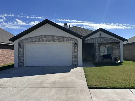 Fully stocked, close to medical, cozy, high end, pets welcome, family friendly Отели рядом с достопримечательностью «Thunderzone Family Fun»