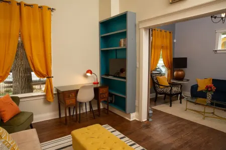 "Azteca Amor" A Victorian Gem in the Southwest