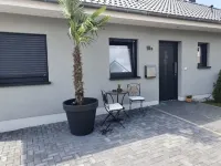 Quiet apartment with terrace Hotels in Brechen