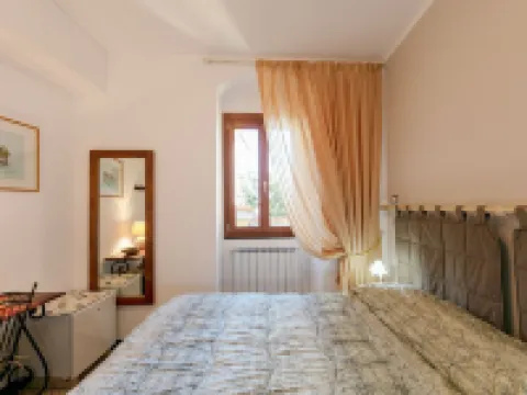 Romantic Lemon Double Room Hotels in Corniglia