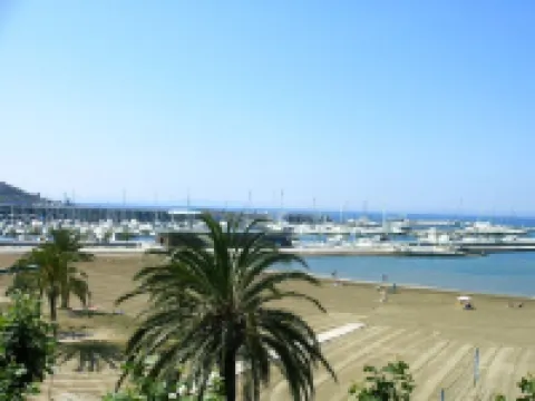 ROSES Super apartment PREMIERE LIGNE de MER for 6.- 8 PERSONES CENTRE VILLE