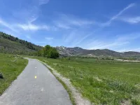 NEW COVERED PATIO WITH HOTTUB!! Large private 5 bdrm across from Canyon's. Hotels in Snyderville