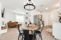 Cozy home in heart of Edmond Hotel a Edmond