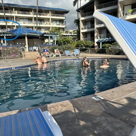 Kona Reef F4 Ocean View Condo Ground Floor No Stairs and 5 min walk to Downtown