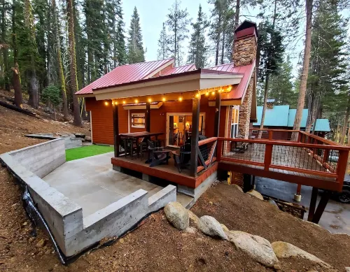 Serene Lakes Cabin w/ view close to Sugar Bowl & Truckee