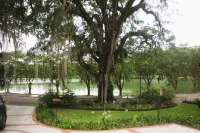 Villas @ Lake Ella: 1br/2queen-1bth-Kitchenette