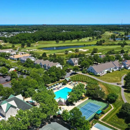 4 BR/4.5 BA luxury townhome in Bear Trap Dunes 2 min walk to all amenities