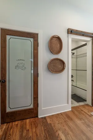 Private Pool & Hot-tub! Walk Downtown; Large Porch; King Beds; Spacious