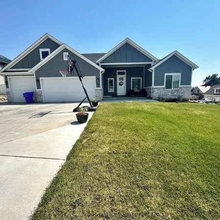 Clean & Spacious 2-bedroom BASEMENT APT. AC, WiFi, full kitchen in North Ogden