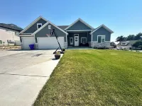 Clean & Spacious 2-bedroom BASEMENT APT. AC, WiFi,  full kitchen in North Ogden
