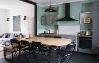 La Pension du Maréchal : Maison Spacieuse Centre Ville de Chartres Hotels in Chartres