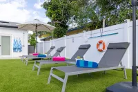 Private Saltwater Pool, Beach Service Perks, Conveniently Located! Dinner on us!