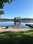 Gorgeous, Newly Removated 5-Bedroom Lakefront Lodge!